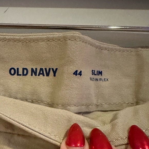 NWT Old Navy Men's Khaki Slim with Built in Flex Shorts Size: 44 New With Tags. - Picture 3 of 3
